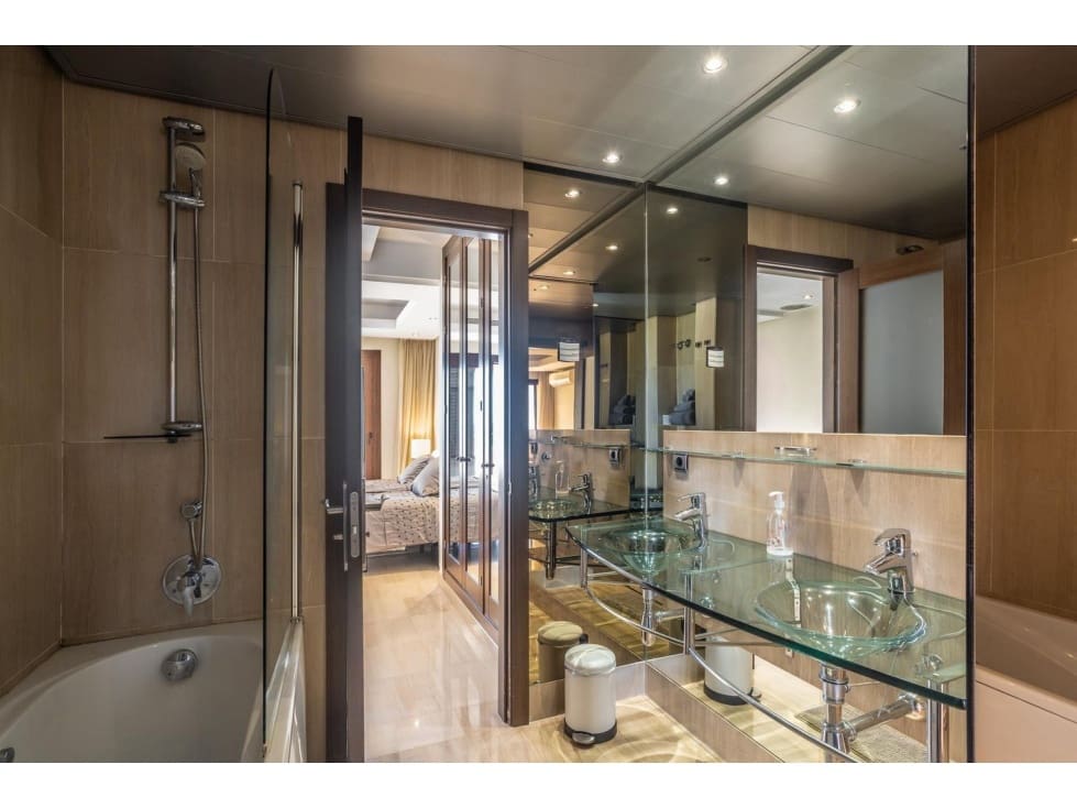 2 sovrum Takvåning till salu i Estepona med pool - 630 000 € (Ref: 8728956)