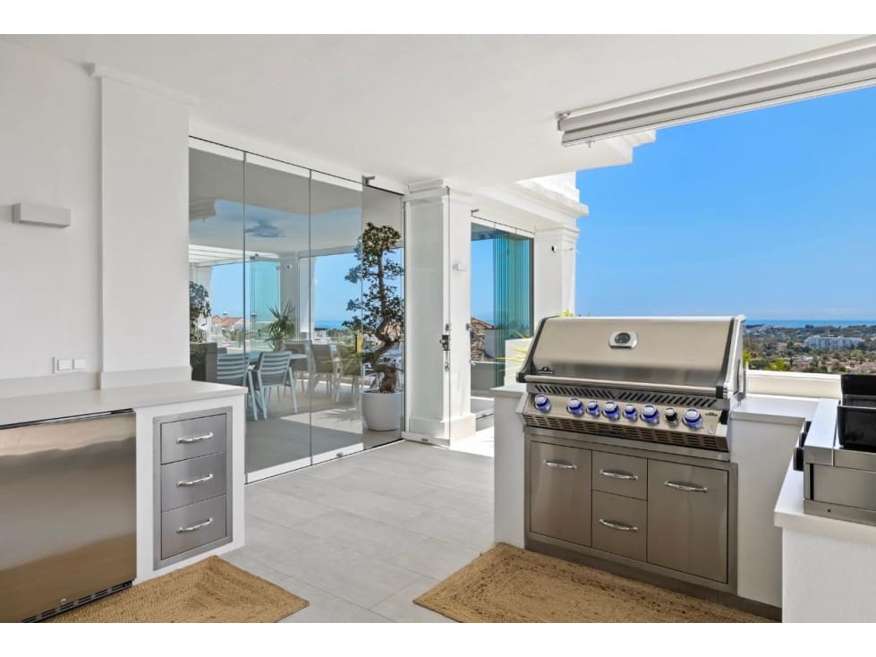 7 makuuhuone Huoneisto myytävänä paikassa Nueva Andalucia mukana uima-altaan - 3 950 000 € (Ref: 8735105)