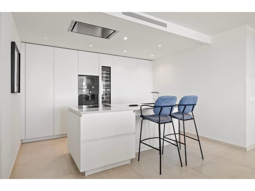 7 makuuhuone Huoneisto myytävänä paikassa Nueva Andalucia mukana uima-altaan - 3 950 000 € (Ref: 8735105)