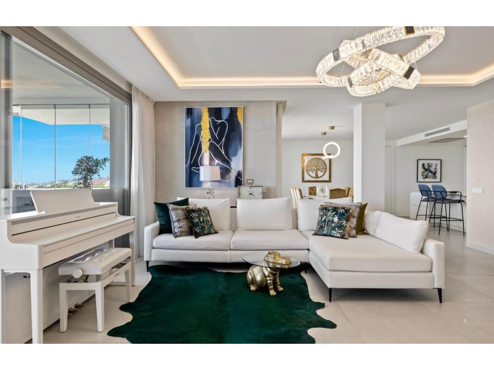 7 makuuhuone Huoneisto myytävänä paikassa Nueva Andalucia mukana uima-altaan - 3 950 000 € (Ref: 8735105)