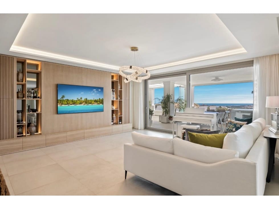 7 makuuhuone Huoneisto myytävänä paikassa Nueva Andalucia mukana uima-altaan - 3 950 000 € (Ref: 8735105)