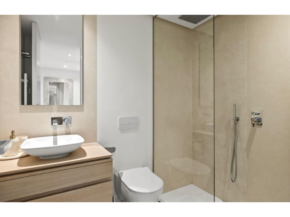 7 makuuhuone Huoneisto myytävänä paikassa Nueva Andalucia mukana uima-altaan - 3 950 000 € (Ref: 8735105)