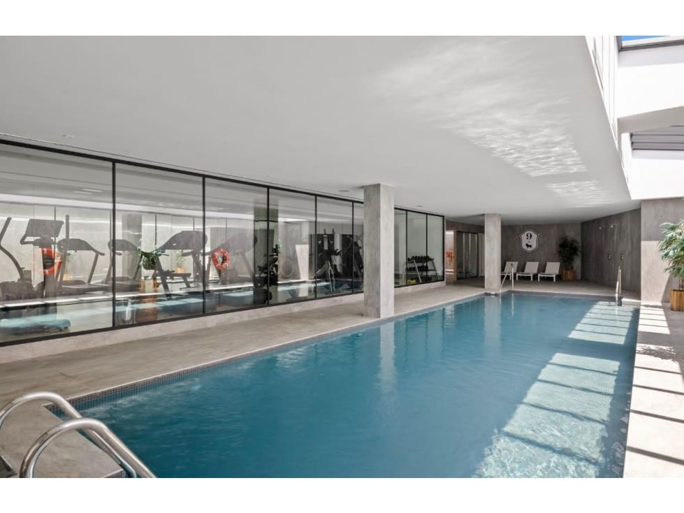 7 makuuhuone Huoneisto myytävänä paikassa Nueva Andalucia mukana uima-altaan - 3 950 000 € (Ref: 8735105)