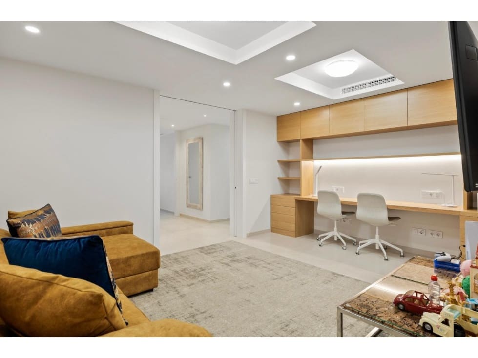 7 makuuhuone Huoneisto myytävänä paikassa Nueva Andalucia mukana uima-altaan - 3 950 000 € (Ref: 8735105)