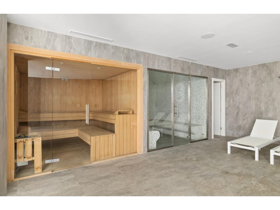 7 makuuhuone Huoneisto myytävänä paikassa Nueva Andalucia mukana uima-altaan - 3 950 000 € (Ref: 8735105)