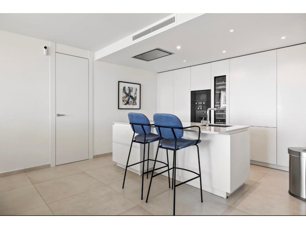 7 makuuhuone Huoneisto myytävänä paikassa Nueva Andalucia mukana uima-altaan - 3 950 000 € (Ref: 8735105)