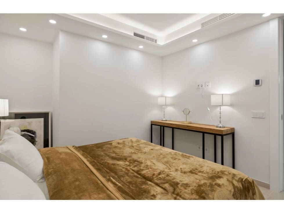 7 makuuhuone Huoneisto myytävänä paikassa Nueva Andalucia mukana uima-altaan - 3 950 000 € (Ref: 8735105)