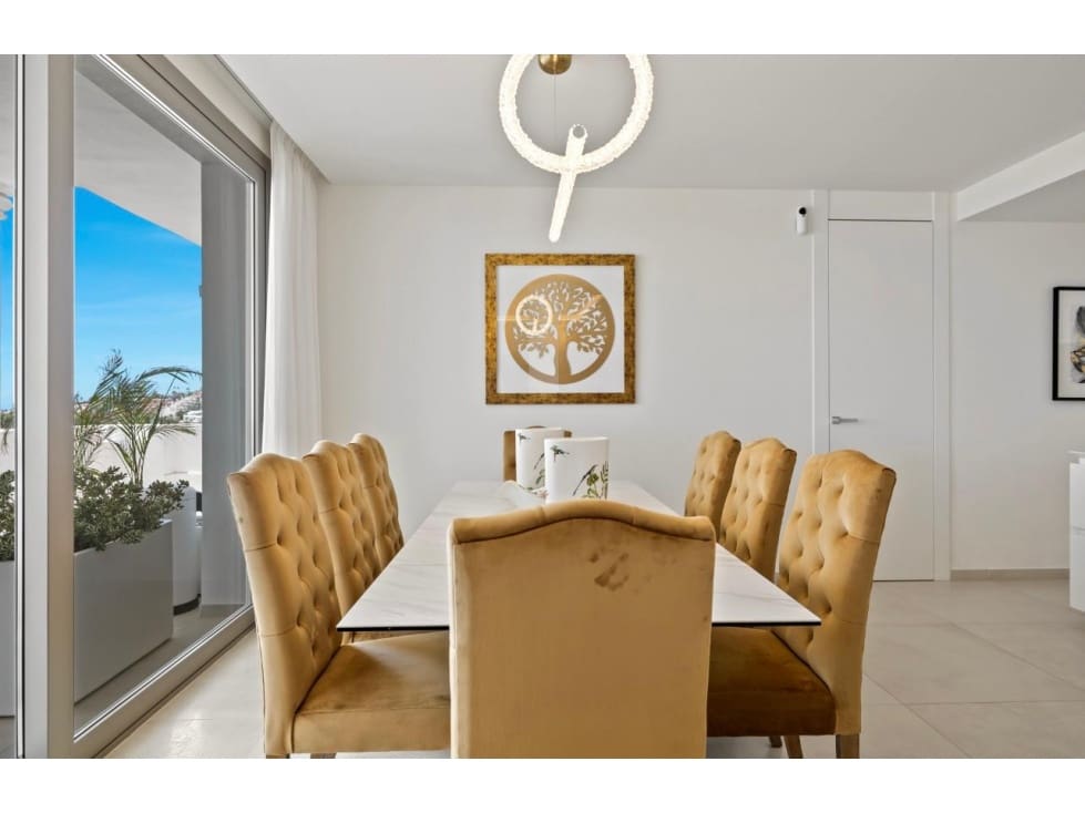 7 makuuhuone Huoneisto myytävänä paikassa Nueva Andalucia mukana uima-altaan - 3 950 000 € (Ref: 8735105)