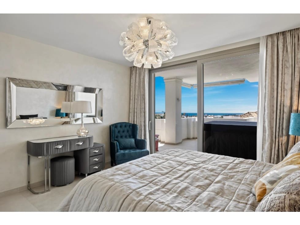 7 makuuhuone Huoneisto myytävänä paikassa Nueva Andalucia mukana uima-altaan - 3 950 000 € (Ref: 8735105)