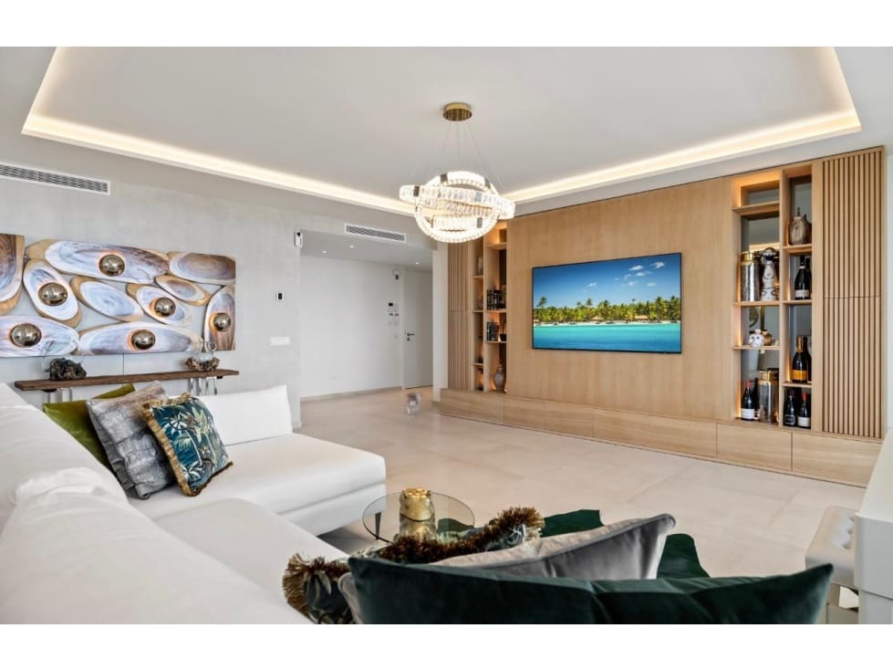 7 makuuhuone Huoneisto myytävänä paikassa Nueva Andalucia mukana uima-altaan - 3 950 000 € (Ref: 8735105)