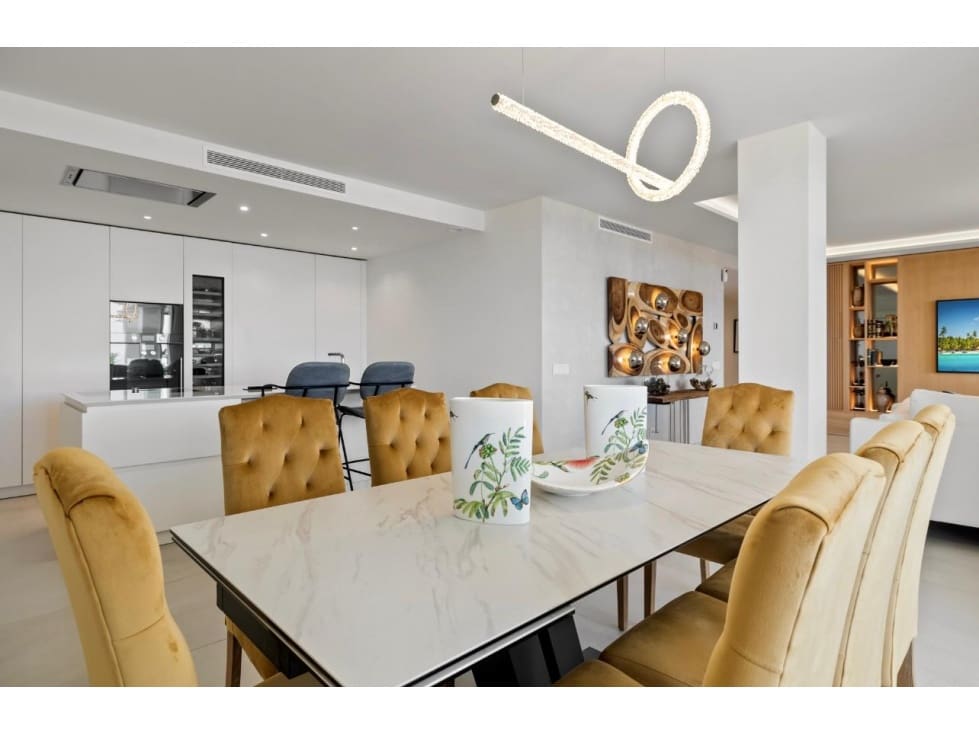 7 makuuhuone Huoneisto myytävänä paikassa Nueva Andalucia mukana uima-altaan - 3 950 000 € (Ref: 8735105)