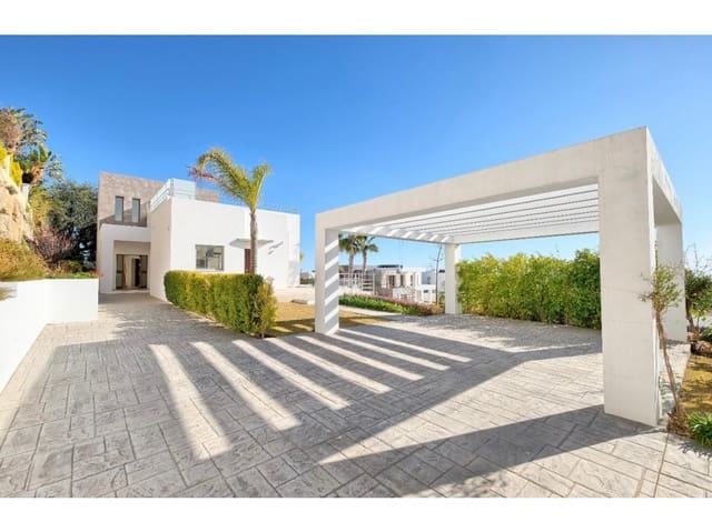 Chalet de 4 habitaciones en Benahavís en venta con piscina - 2.300.000 € (Ref: 8741014)