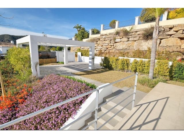 Chalet de 4 habitaciones en Benahavís en venta con piscina - 2.300.000 € (Ref: 8741014)