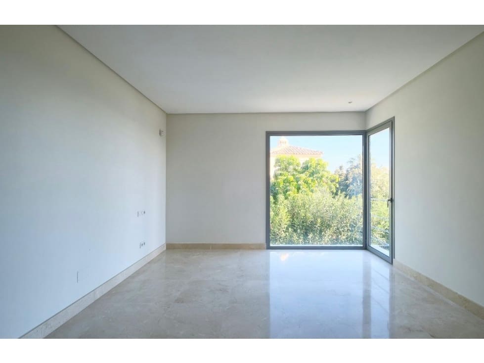 Chalet de 4 habitaciones en Benahavís en venta con piscina - 2.300.000 € (Ref: 8741014)