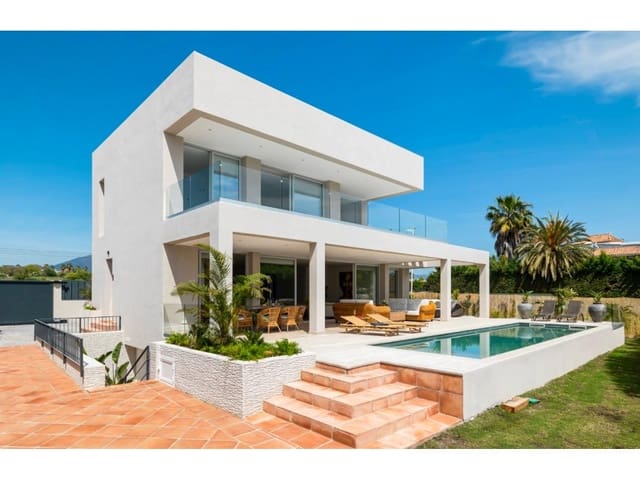 5 makuuhuone Huvila myytävänä paikassa San Pedro de Alcantara, Marbella mukana uima-altaan - 2 950 000 € (Ref: 8742916)