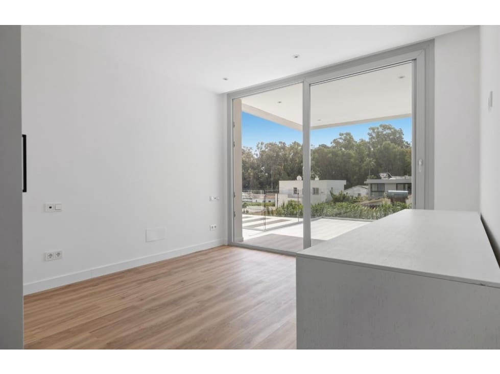 5 makuuhuone Huvila myytävänä paikassa San Pedro de Alcantara mukana uima-altaan - 2 950 000 € (Ref: 8742916)