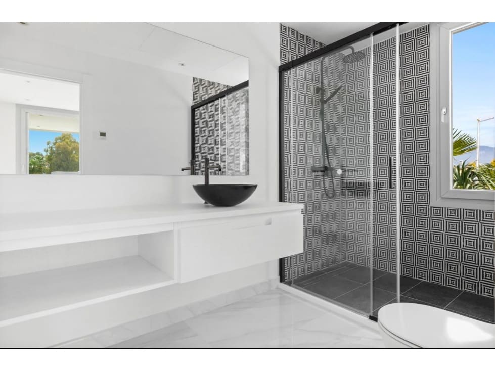 5 makuuhuone Huvila myytävänä paikassa San Pedro de Alcantara mukana uima-altaan - 2 950 000 € (Ref: 8742916)