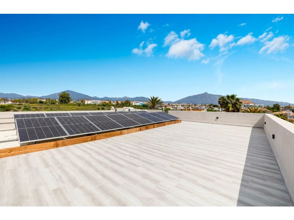 5 makuuhuone Huvila myytävänä paikassa San Pedro de Alcantara mukana uima-altaan - 2 950 000 € (Ref: 8742916)