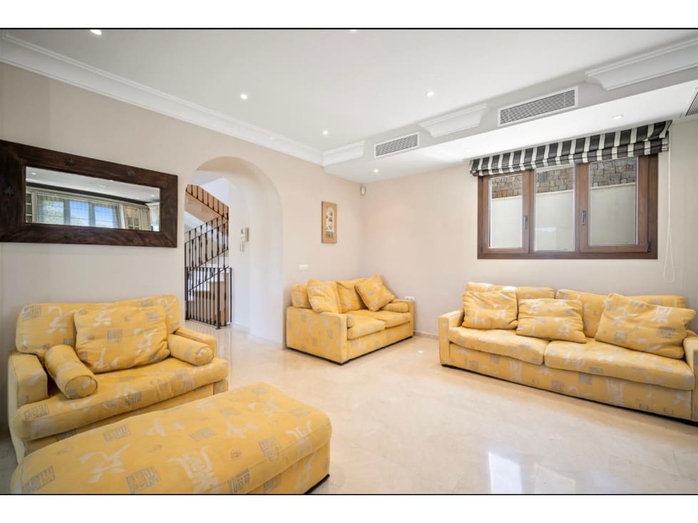 Chalet de 6 habitaciones en Benahavís en venta con piscina - 2.475.000 € (Ref: 8742917)