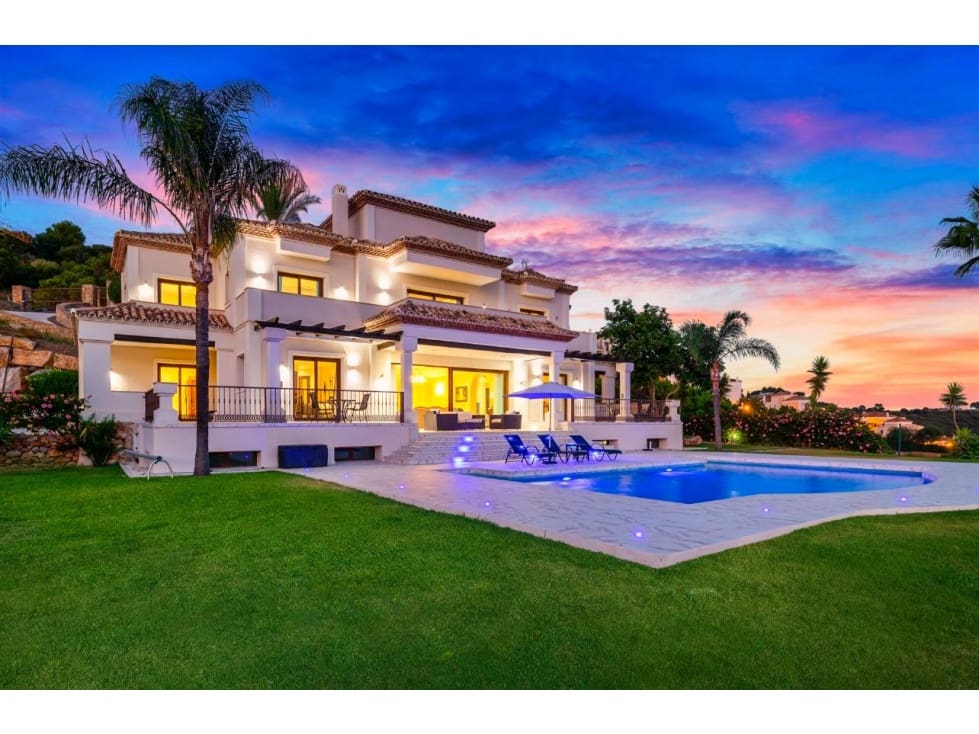 Chalet de 6 habitaciones en Benahavís en venta con piscina - 2.475.000 € (Ref: 8742917)