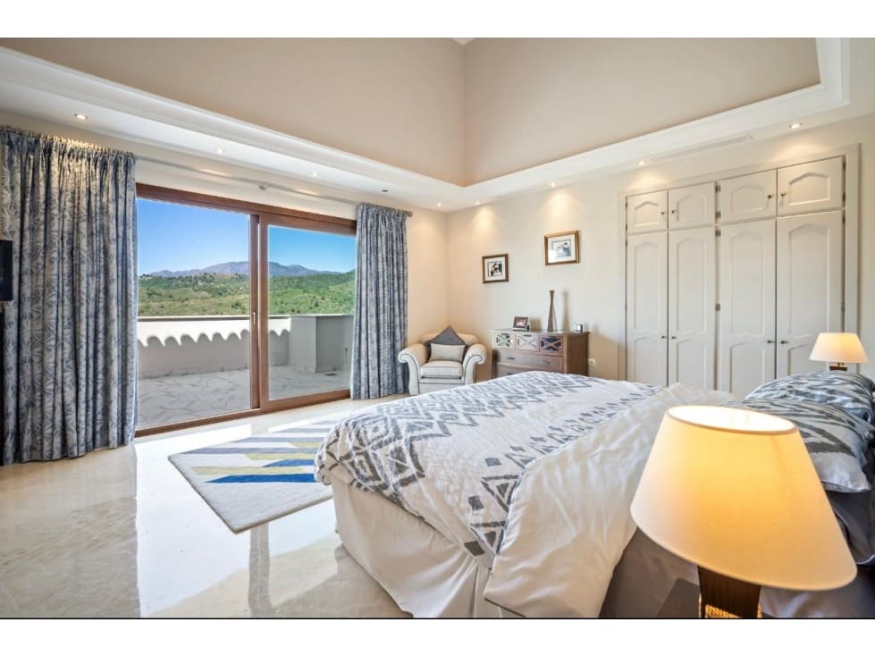 Chalet de 6 habitaciones en Benahavís en venta con piscina - 2.475.000 € (Ref: 8742917)