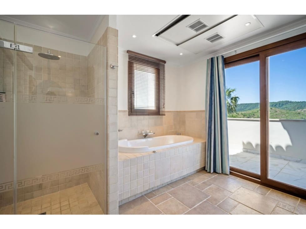 Chalet de 6 habitaciones en Benahavís en venta con piscina - 2.475.000 € (Ref: 8742917)