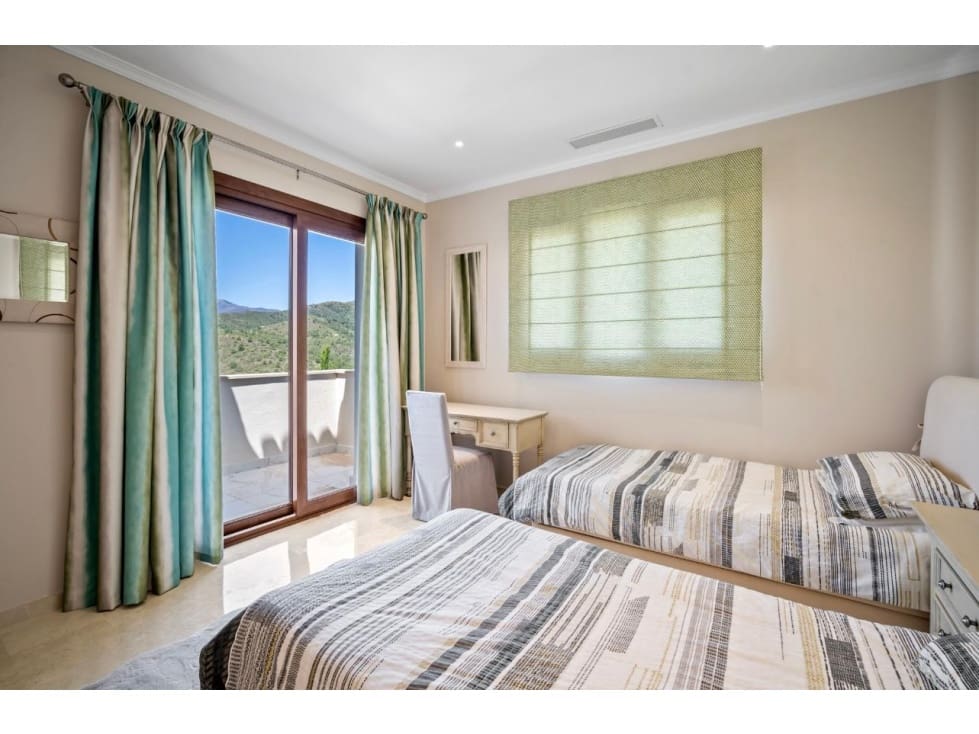 Chalet de 6 habitaciones en Benahavís en venta con piscina - 2.475.000 € (Ref: 8742917)