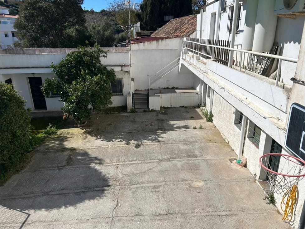 4 soveværelse Erhverv til salg i Guadiaro - € 420.000 (Ref: 8815441)