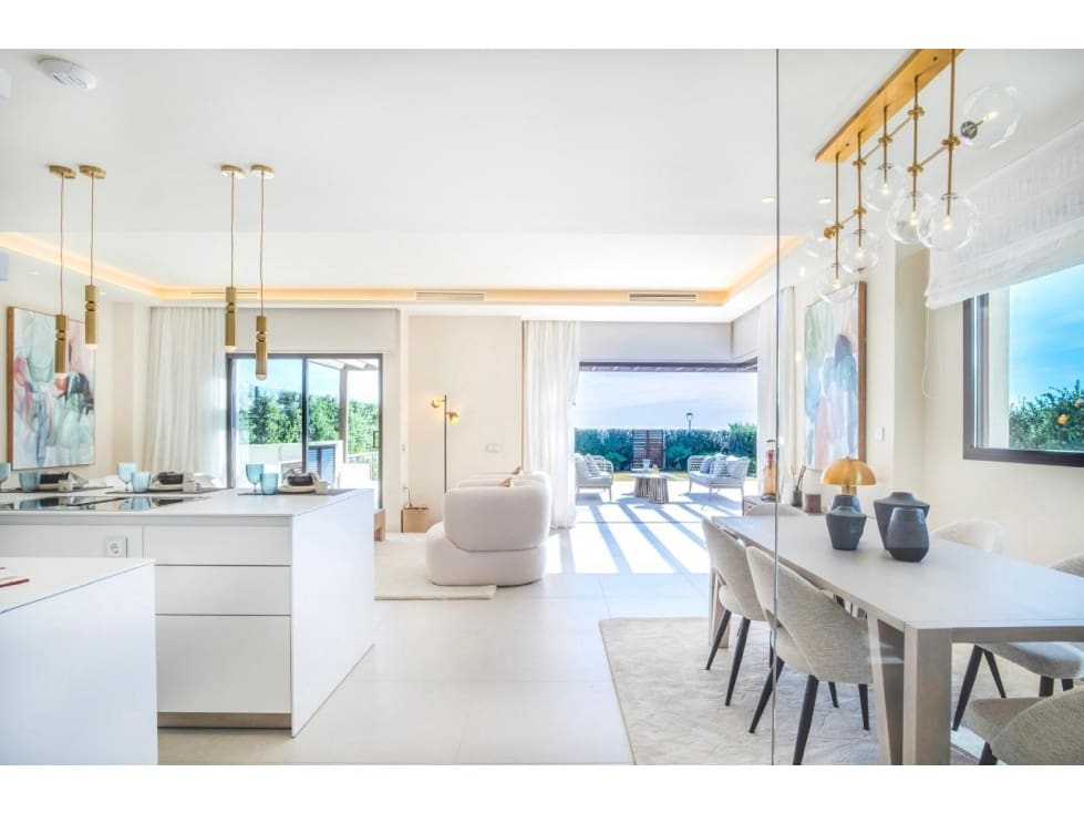 4 bedroom Villa for sale in Estepona with pool - € 4,500,000 (Ref: 8821654)