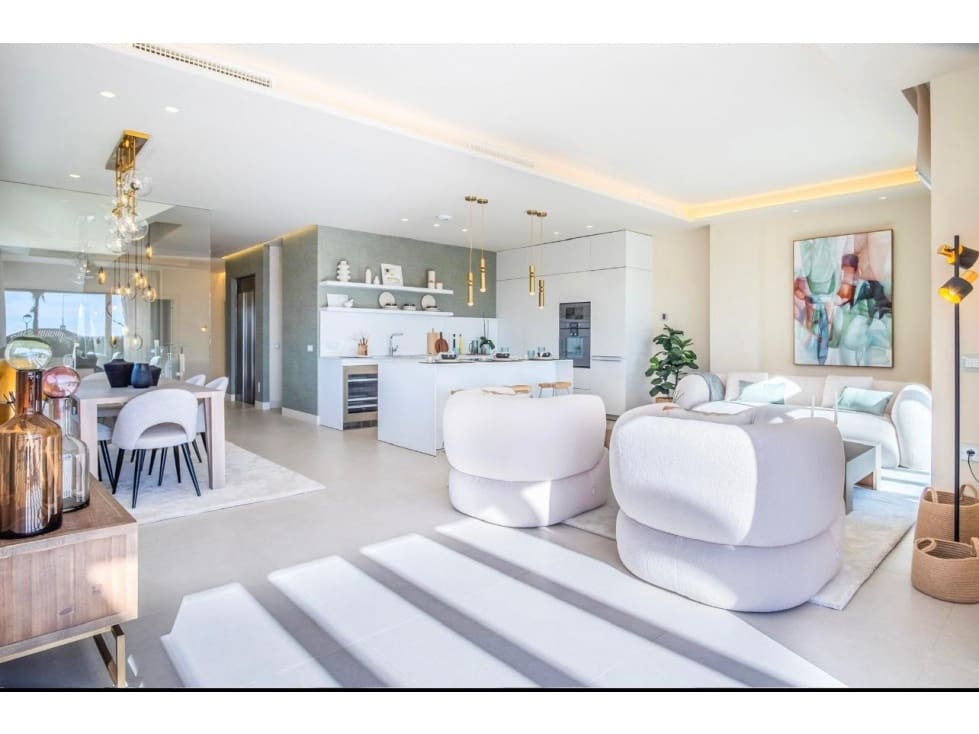 4 bedroom Villa for sale in Estepona with pool - € 4,500,000 (Ref: 8821654)