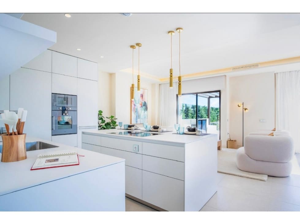 4 bedroom Villa for sale in Estepona with pool - € 4,500,000 (Ref: 8821654)