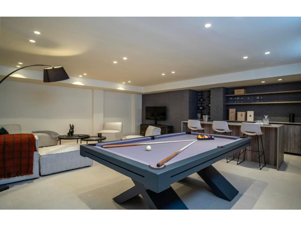 4 bedroom Villa for sale in Estepona with pool - € 4,500,000 (Ref: 8821654)