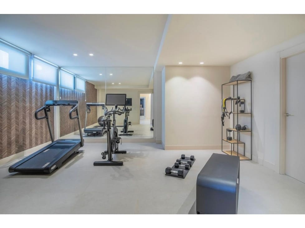 4 bedroom Villa for sale in Estepona with pool - € 4,500,000 (Ref: 8821654)