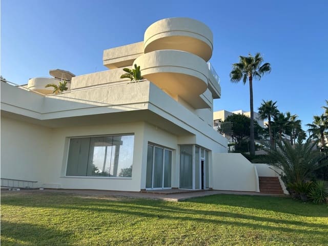 Comercial para venda em Estepona com piscina - 320 000 € (Ref: 9296059)