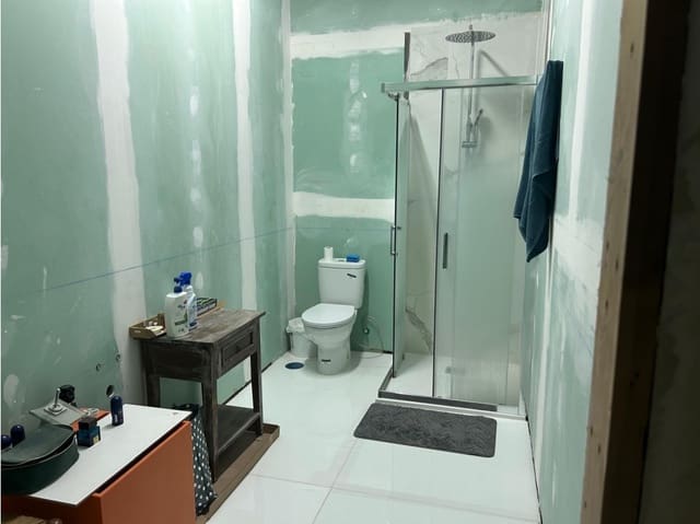 Comercial para venda em Estepona com piscina - 320 000 € (Ref: 9296059)