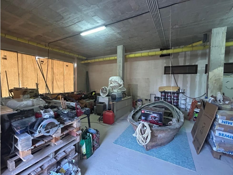 Erhverv til salg i Estepona med swimmingpool - € 320.000 (Ref: 9296059)