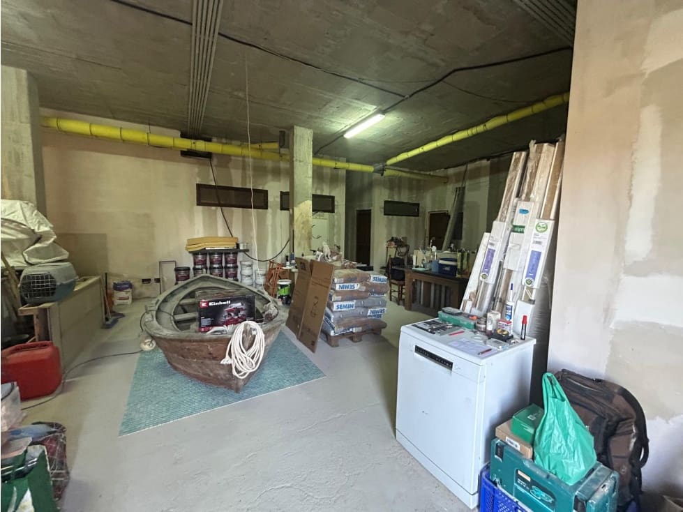 Erhverv til salg i Estepona med swimmingpool - € 320.000 (Ref: 9296059)