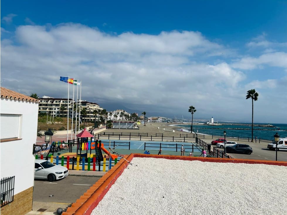 1 soveværelse Byhus til leje i Manilva - € 1.200 (Ref: 9296061)