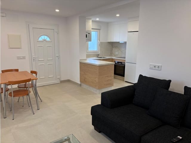 1 quarto Casa em Banda para arrendar em Puerto de la Duquesa, Manilva - 1 000 € (Ref: 9322734)