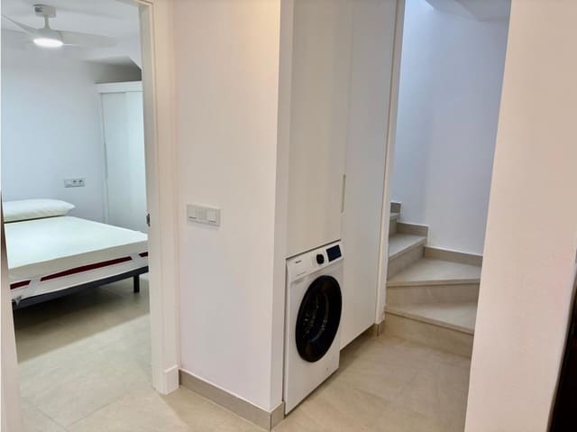 1 Zimmer Haus zu vermieten in Puerto de la Duquesa, Manilva - 1.200 € (Ref: 9322734)