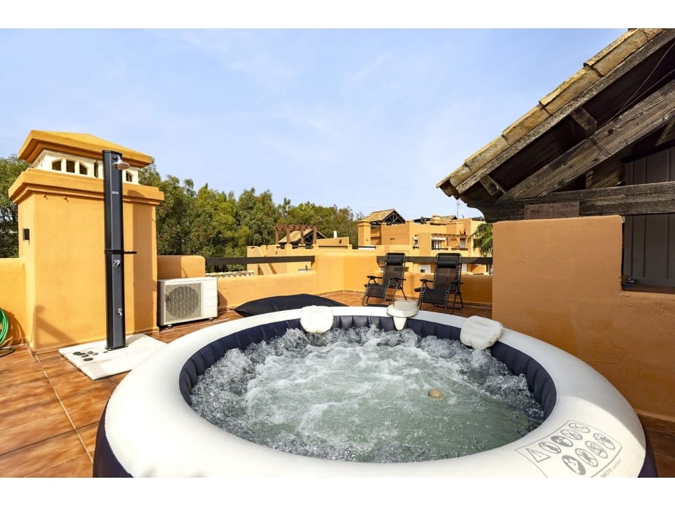 2 bedroom Penthouse for rent in Casares with pool - € 1,480 (Ref: 9378549)