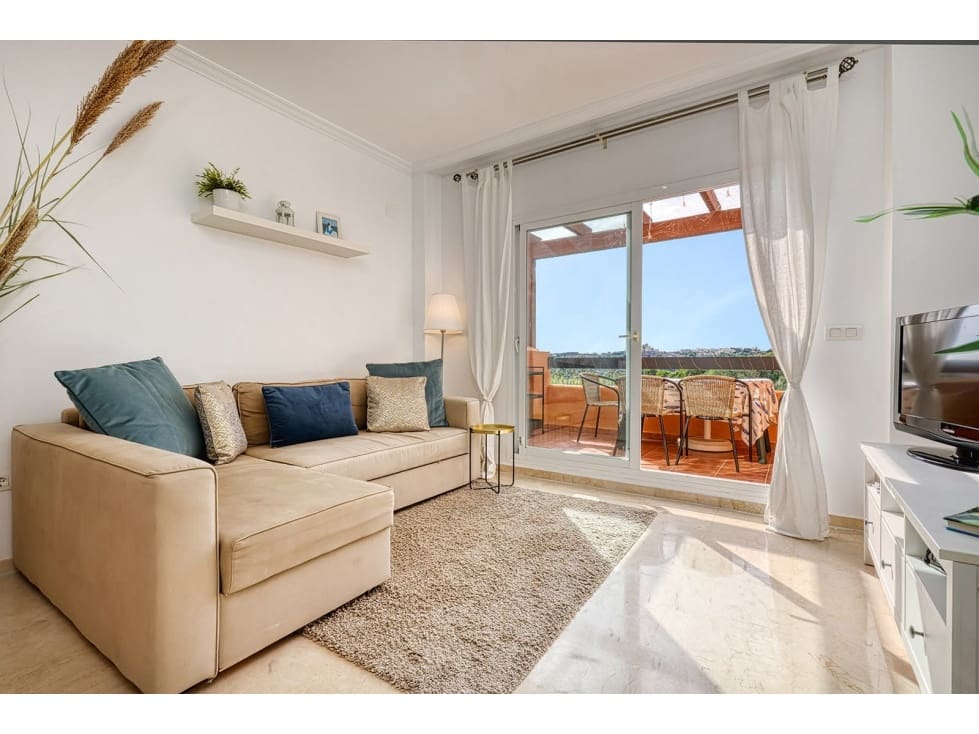 2 bedroom Penthouse for rent in Casares with pool - € 1,480 (Ref: 9378549)