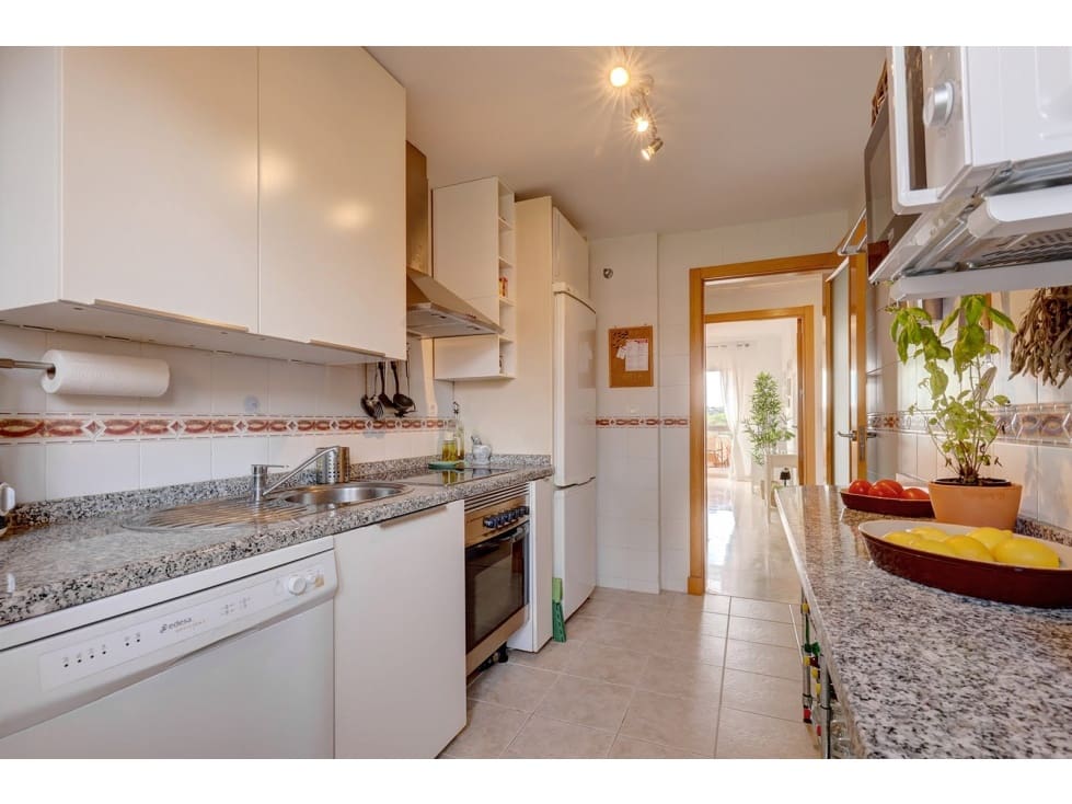 2 bedroom Penthouse for rent in Casares with pool - € 1,480 (Ref: 9378549)