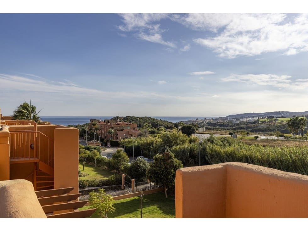 2 bedroom Penthouse for rent in Casares with pool - € 1,480 (Ref: 9378549)