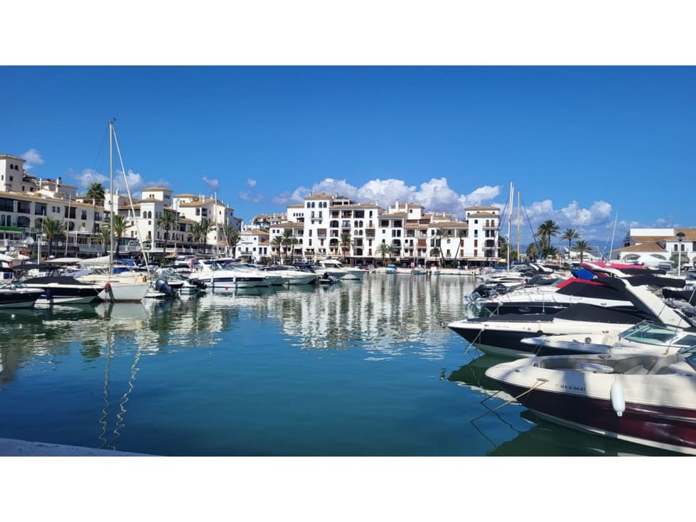 2 bedroom Penthouse for rent in Casares with pool - € 1,480 (Ref: 9378549)