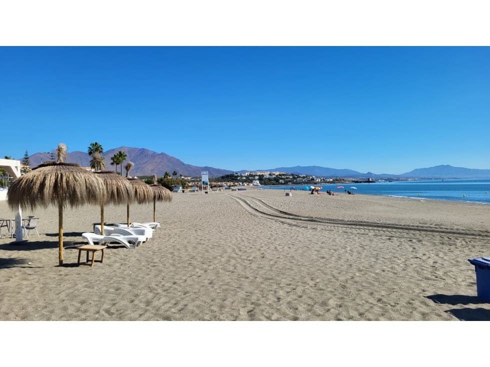 2 bedroom Penthouse for rent in Casares with pool - € 1,480 (Ref: 9378549)