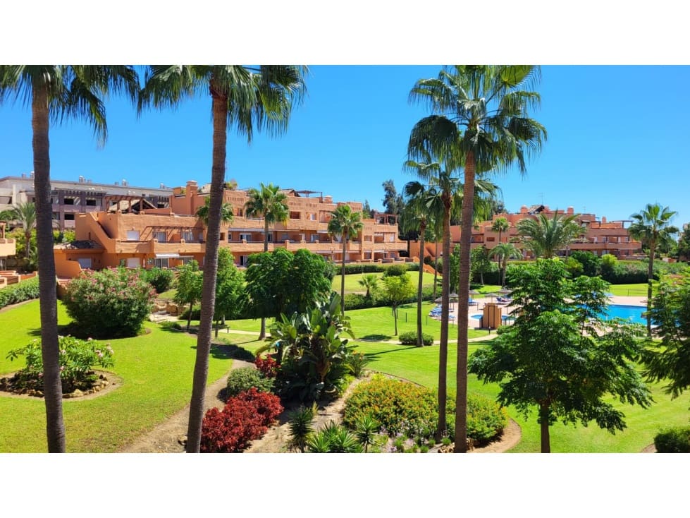 2 bedroom Penthouse for rent in Casares with pool - € 1,480 (Ref: 9378549)