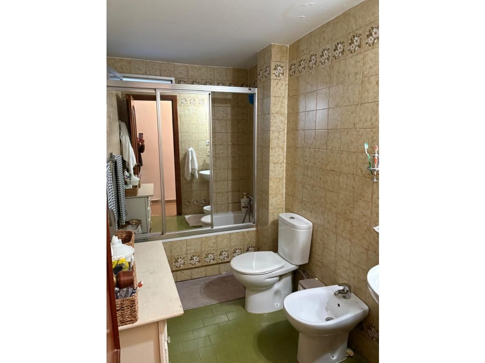 Piso de 3 habitaciones en Estepona en venta - 262.100 € (Ref: 9402756)