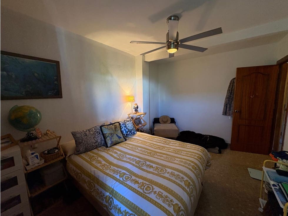 Piso de 3 habitaciones en Estepona en venta - 262.100 € (Ref: 9402756)