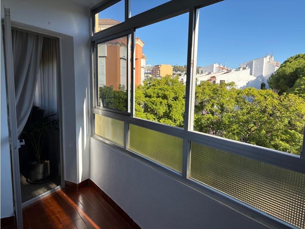 Piso de 3 habitaciones en Estepona en venta - 262.100 € (Ref: 9402756)